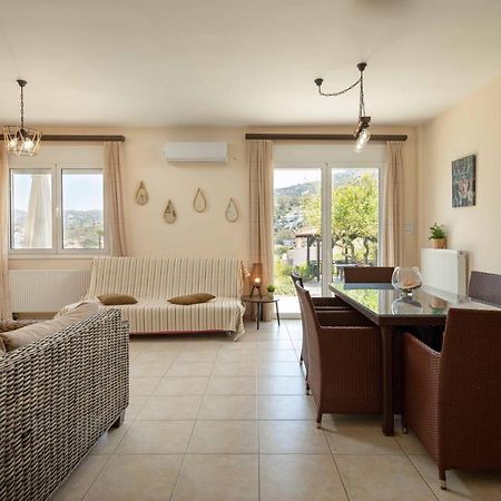Villa Melenia For Family Holidays By The Beach 阿齐亚·佩拉加 外观 照片