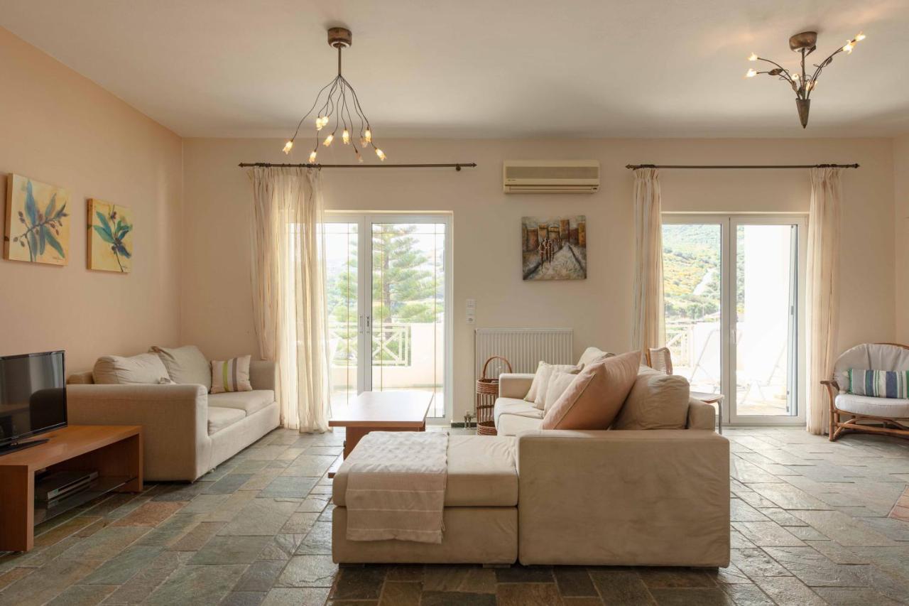 Villa Melenia For Family Holidays By The Beach 阿齐亚·佩拉加 外观 照片