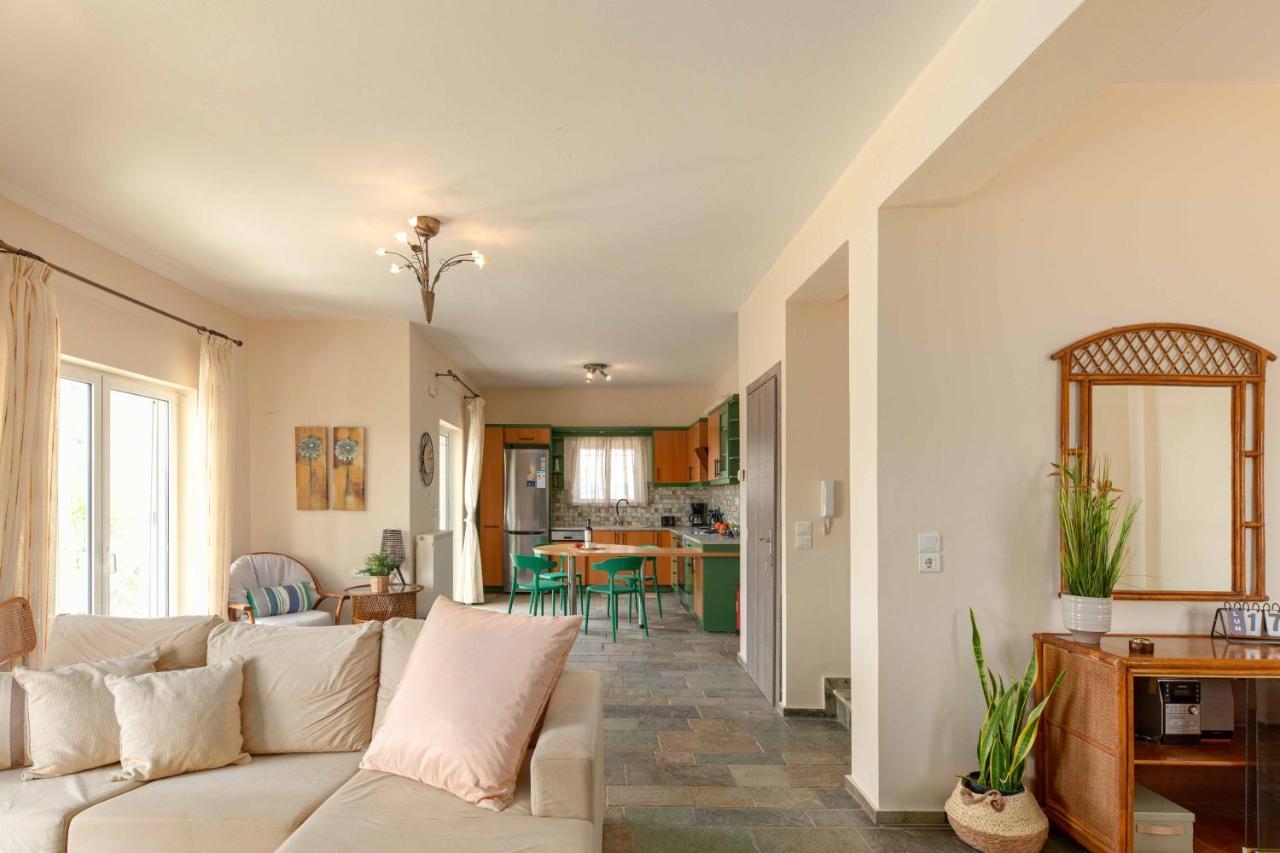 Villa Melenia For Family Holidays By The Beach 阿齐亚·佩拉加 外观 照片