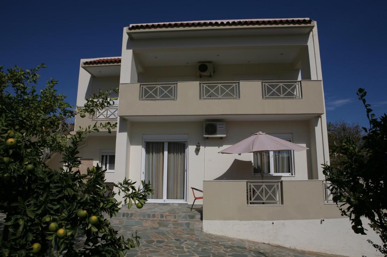 Villa Melenia For Family Holidays By The Beach 阿齐亚·佩拉加 外观 照片