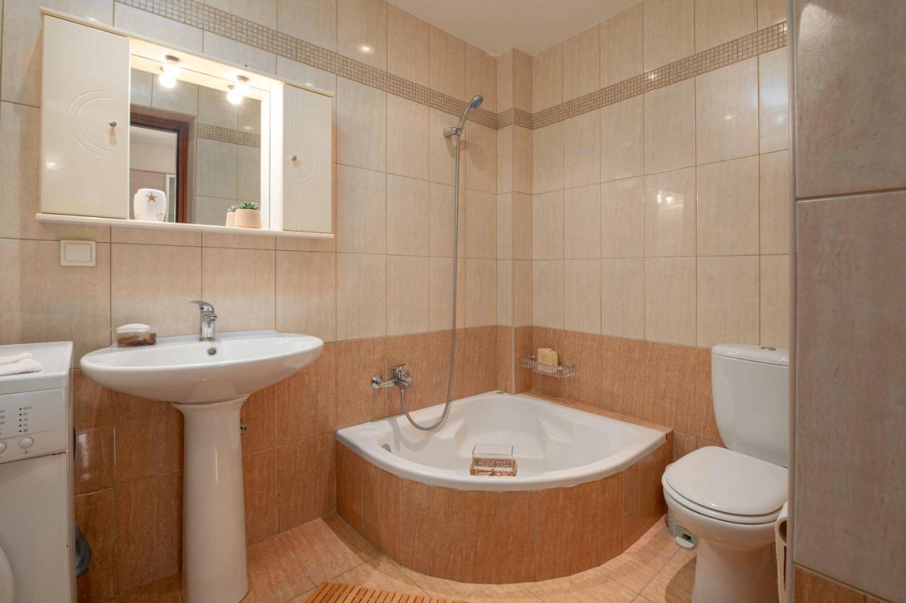 Villa Melenia For Family Holidays By The Beach 阿齐亚·佩拉加 外观 照片